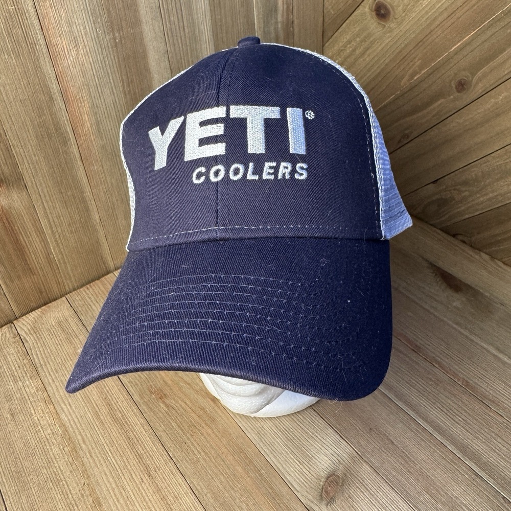 YETI Strap‎ Back Trucker Hat Navy Blue White Net Back
